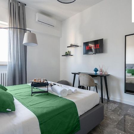Annamaria - Central Station Charming Accommodation Бари Екстериор снимка